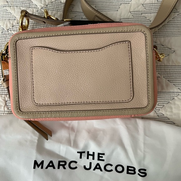 Marc Jacobs The Softshot 21 in Apricot Beige - Picture 14 of 16
